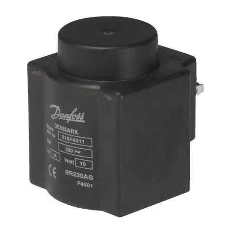 Magnetspule von Danfoss in schwarzem Gehäuse mit Stecker. Auf der Vorderseite befinden sich technische Angaben, einschließlich Spannung und Wattzahl.